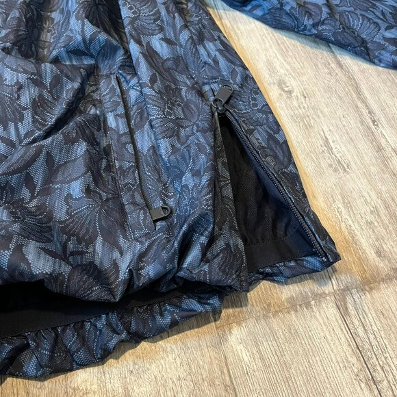 Athleta Sightseer Lace Jacket, Blue/Black, size Large - Picture 7 of 10